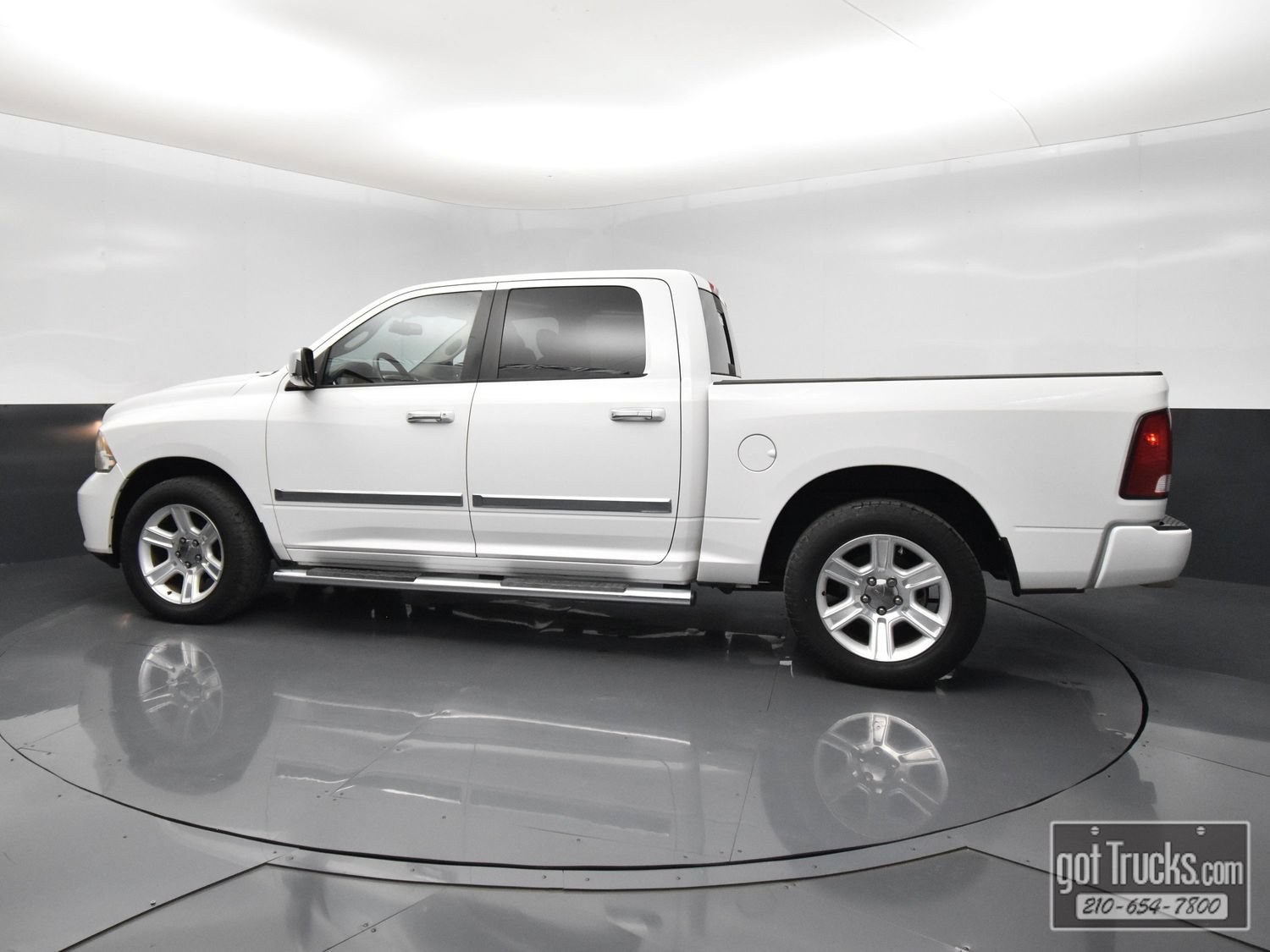 Used 2012 RAM 1500 Limited RWD image 3