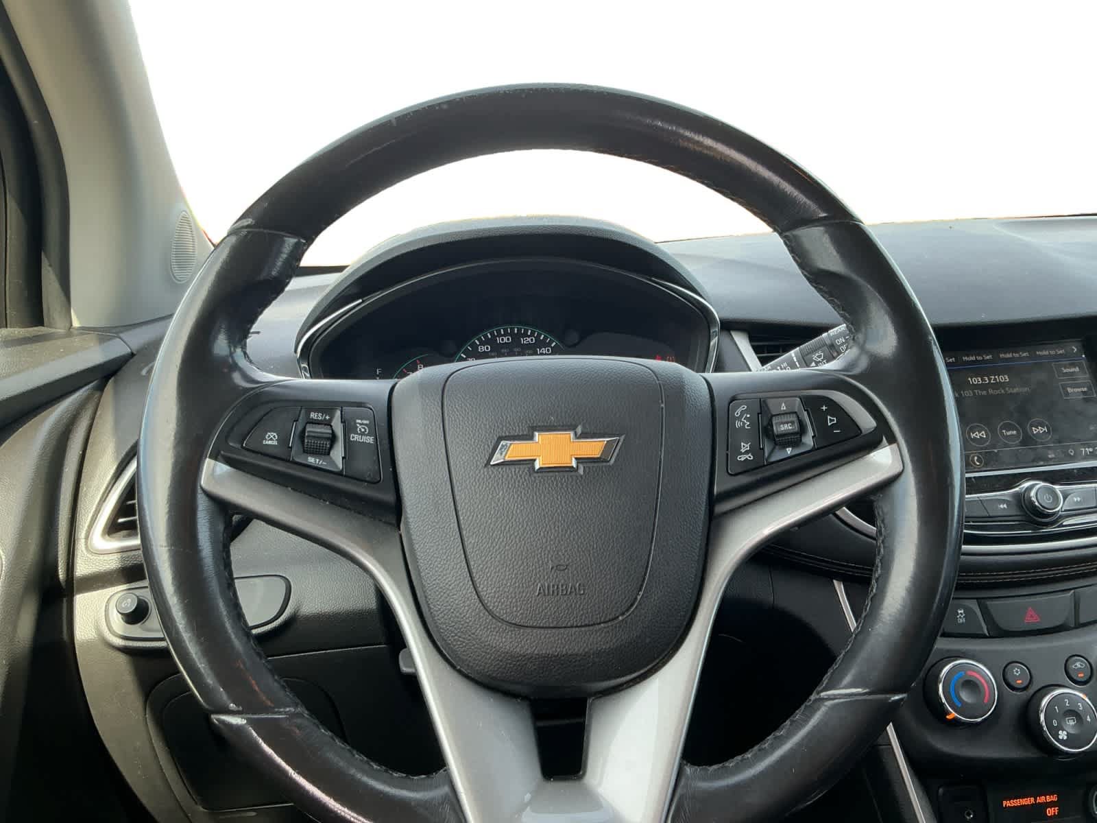 Used 2019 Chevrolet Trax LT w/ LT Convenience Package FWD image 12