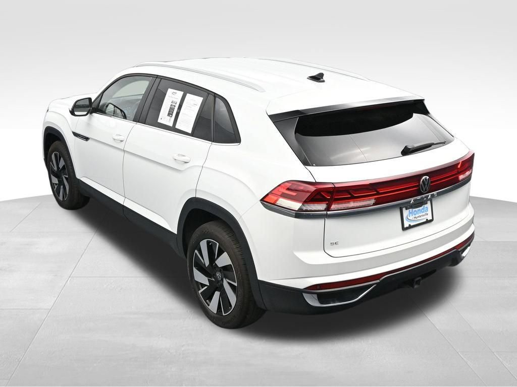 Used 2025 Volkswagen Atlas Cross Sport SE FWD image 31