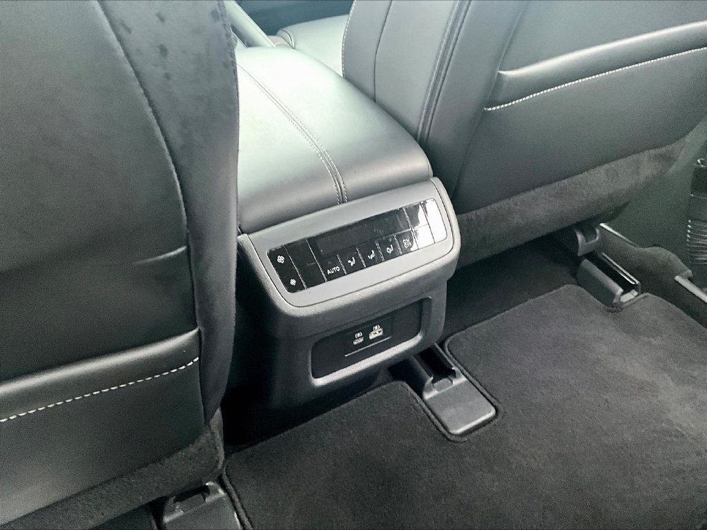 Used 2025 Nissan Pathfinder SL AWD/4WD image 12
