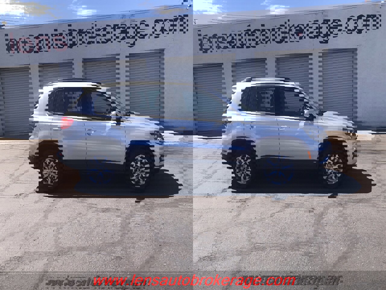 Used 2016 Volkswagen Tiguan S image 1