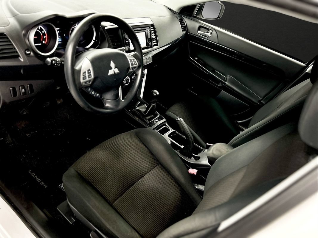 Used 2017 Mitsubishi Lancer ES image 10