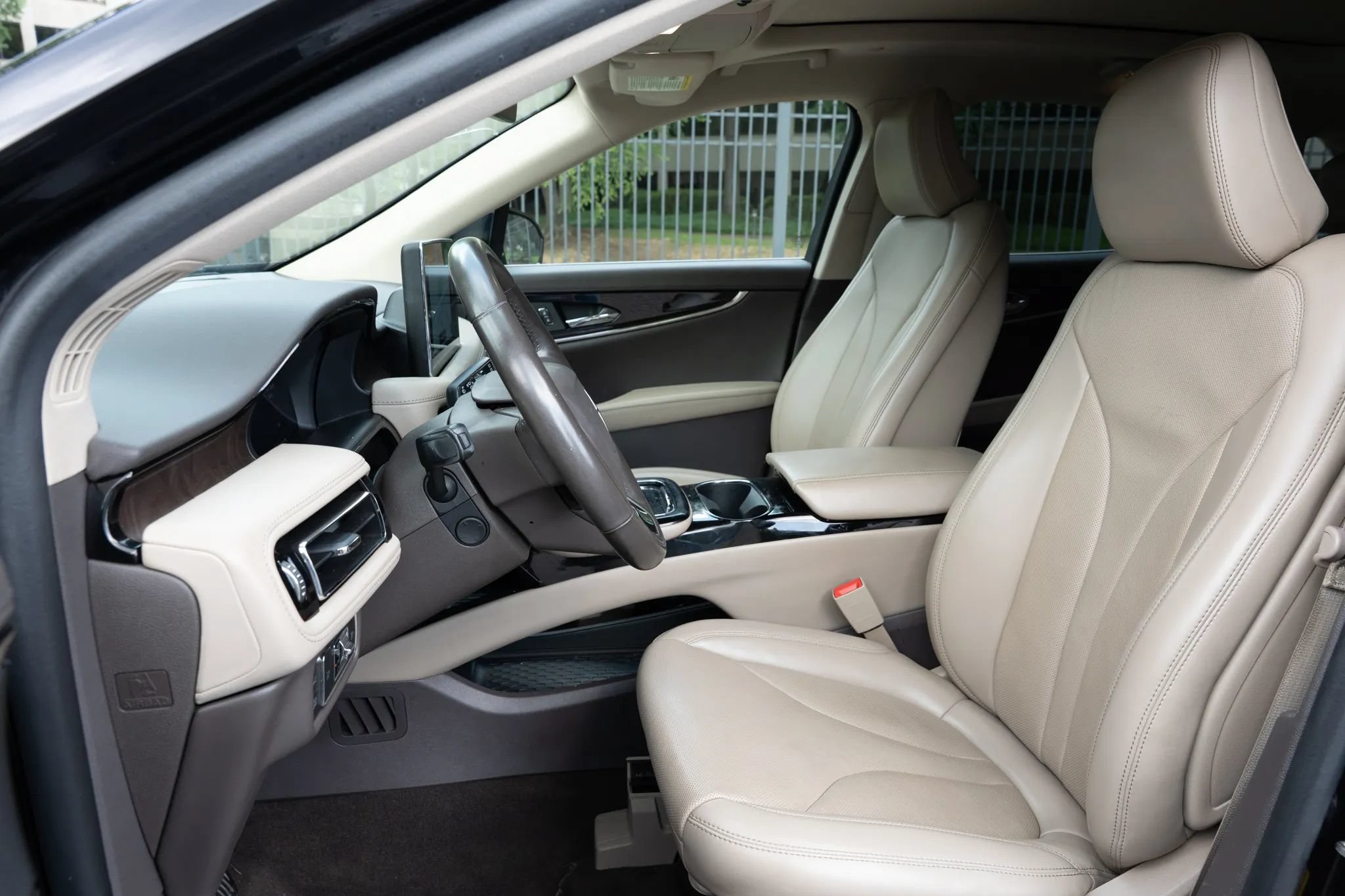Used 2021 Lincoln Nautilus Reserve FWD image 11