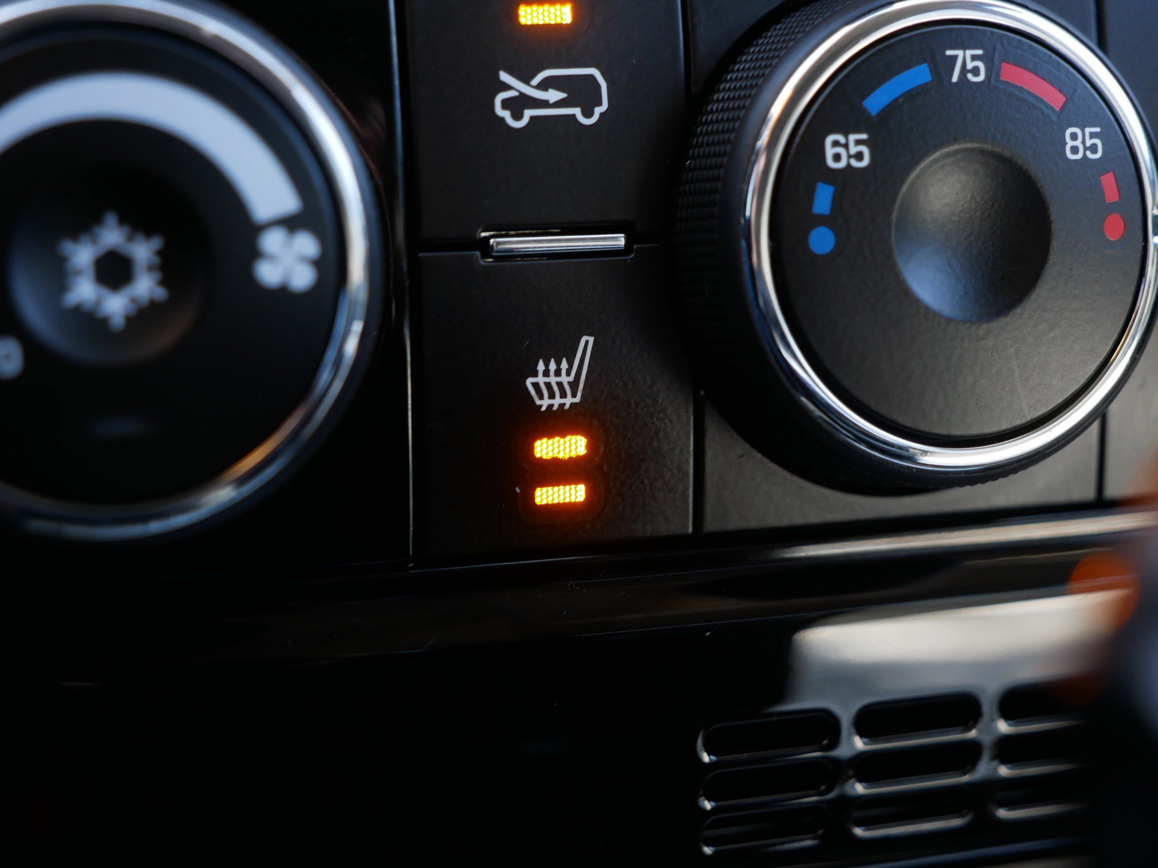 Used 2012 Chevrolet Captiva Sport LT w/ Convenience Package image 27