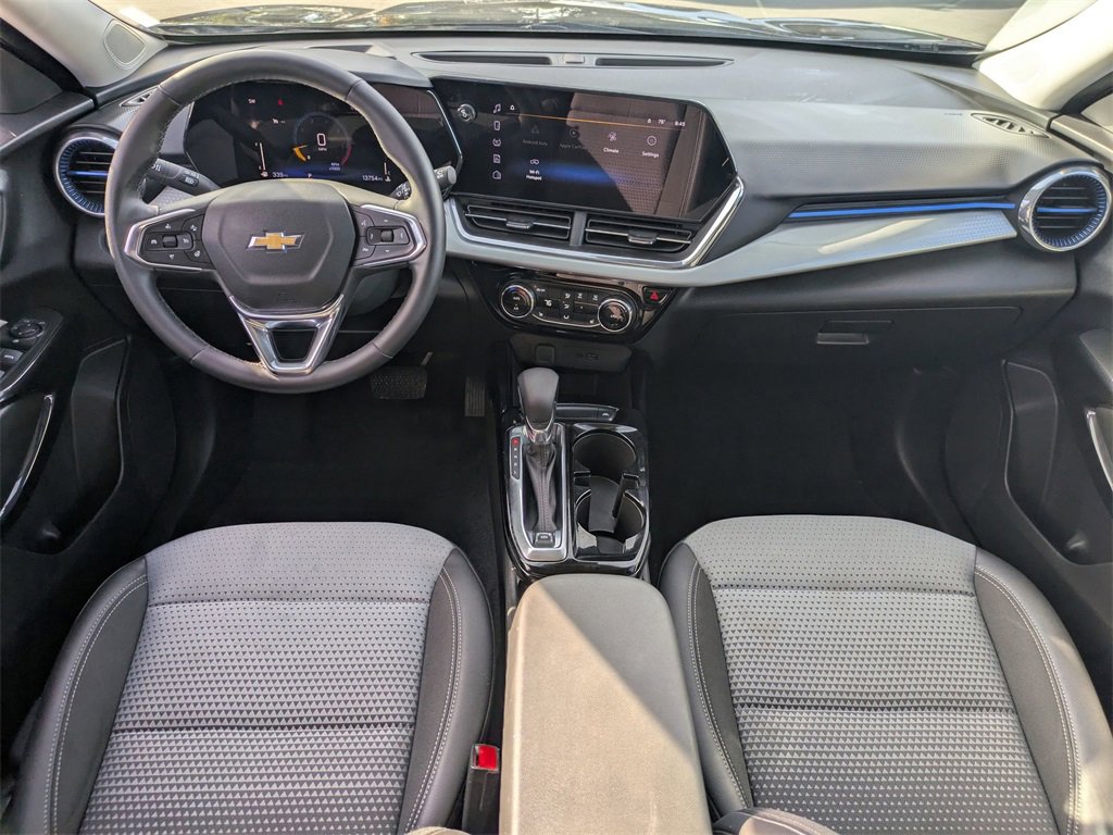 Used 2025 Chevrolet Trax LT w/ LT Convenience Package image 25