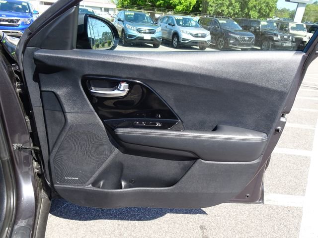 Used 2019 Kia Niro S Touring image 18
