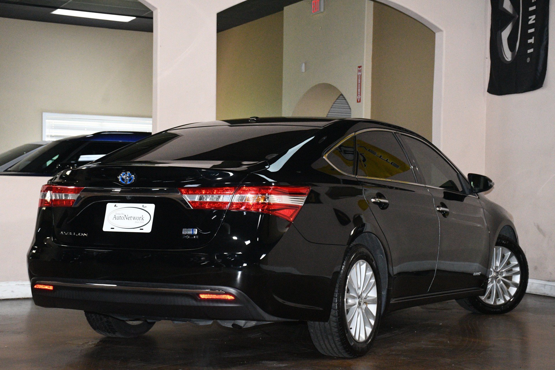 Used 2015 Toyota Avalon XLE Touring FWD image 5