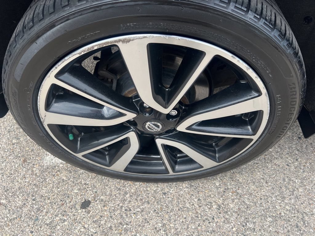 Used 2018 Nissan Rogue Sport SL w/ SL Premium Package AWD/4WD image 40