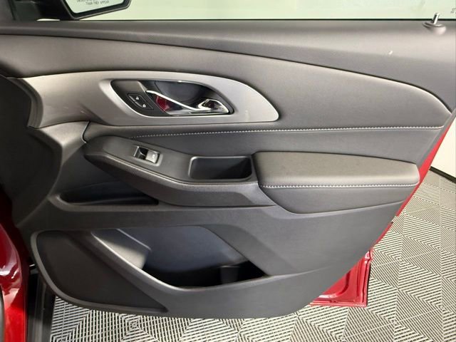 Used 2023 Chevrolet Traverse LT FWD image 48