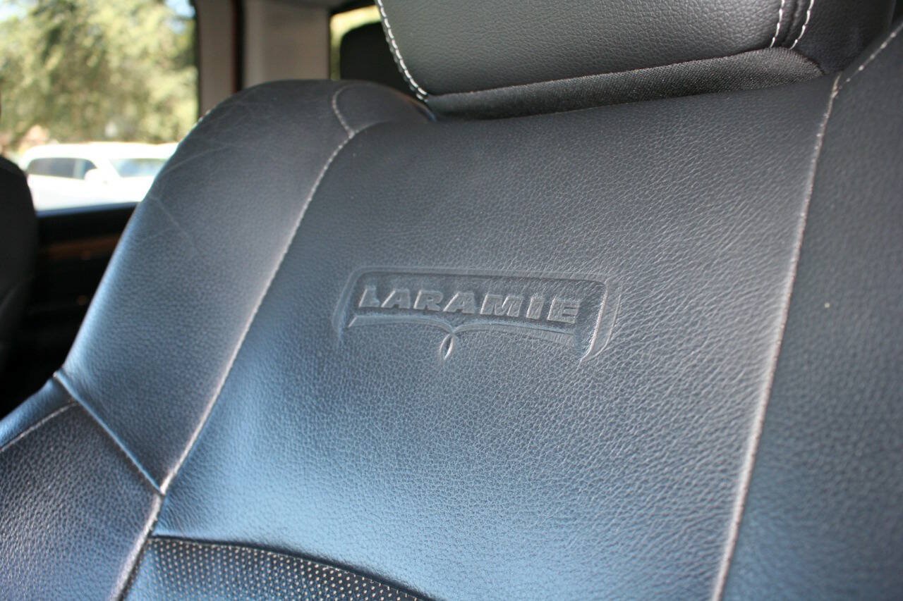 Used 2014 RAM 1500 Laramie RWD image 23