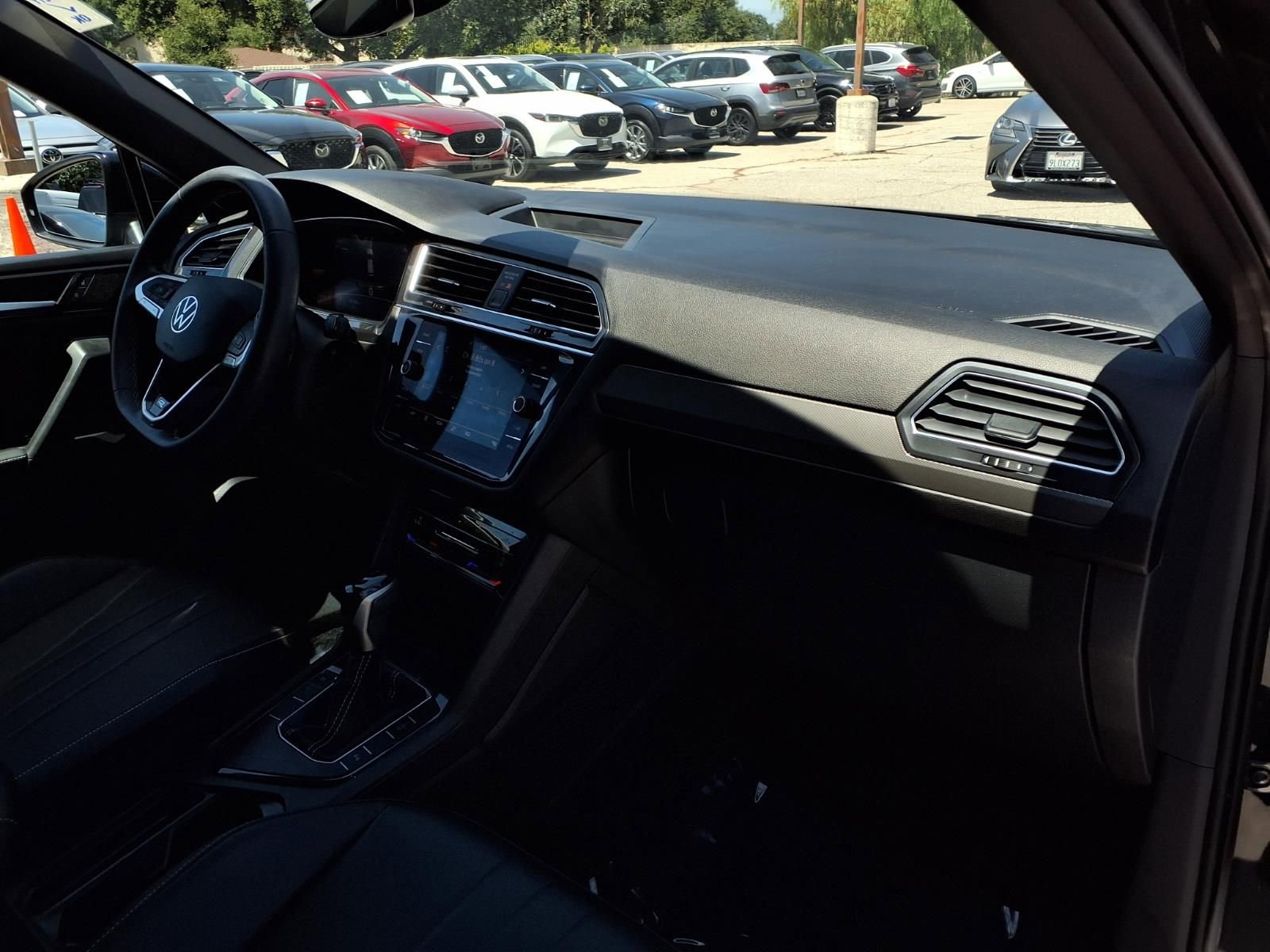Certified 2023 Volkswagen Tiguan SE R-Line FWD image 24