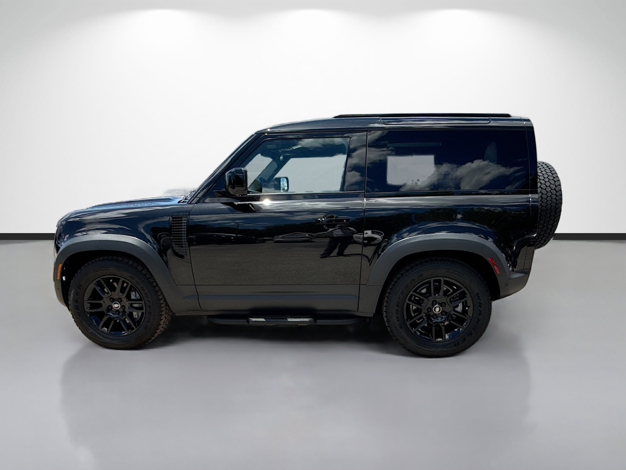 Certified 2025 Land Rover Defender 90 S AWD/4WD image 2