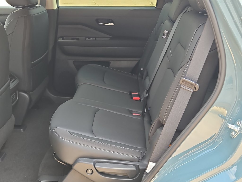 New 2026 Nissan Pathfinder SL FWD image 15
