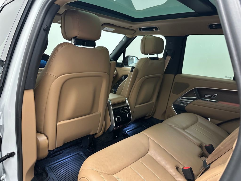 Used 2024 Land Rover Range Rover SE AWD/4WD image 19