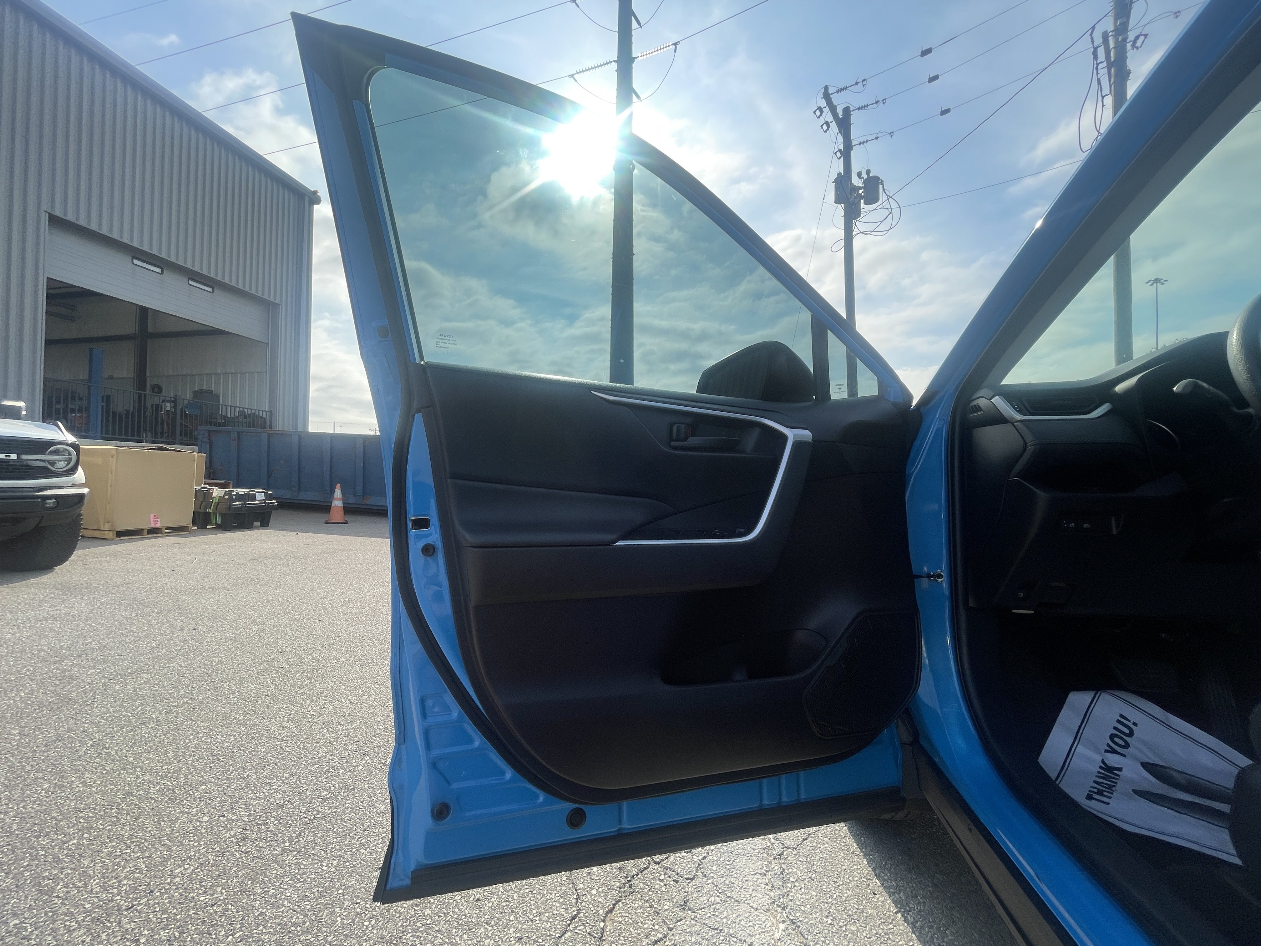 Used 2021 Toyota RAV4 LE AWD/4WD image 12