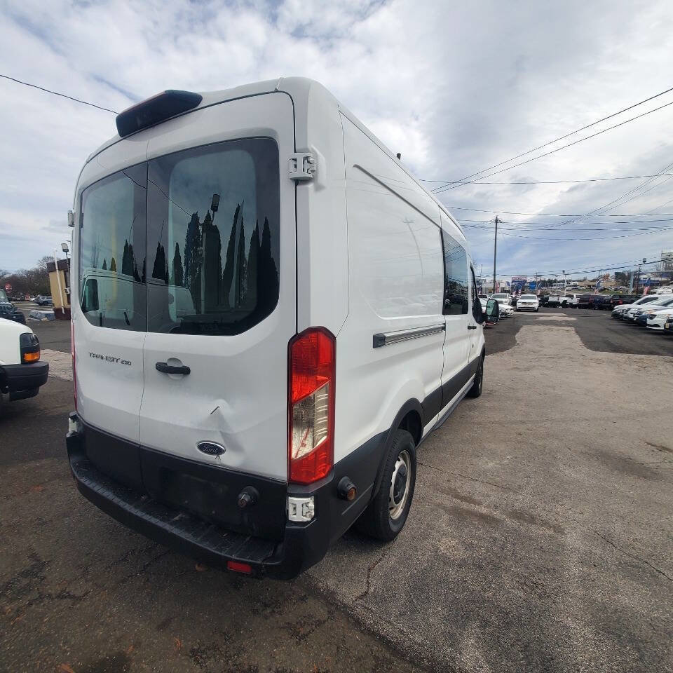 Used 2019 Ford Transit 250 148 Medium Roof RWD image 5