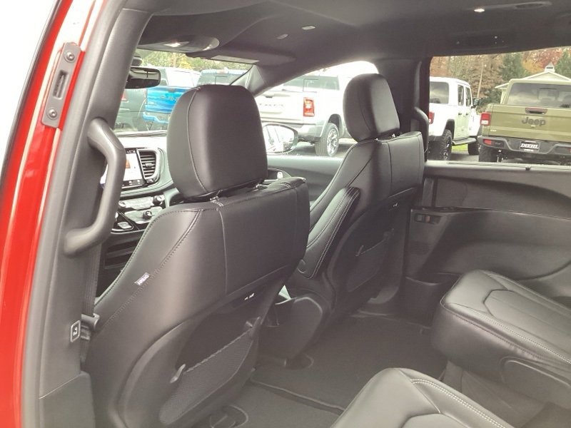 New 2026 Chrysler Pacifica Select image 21
