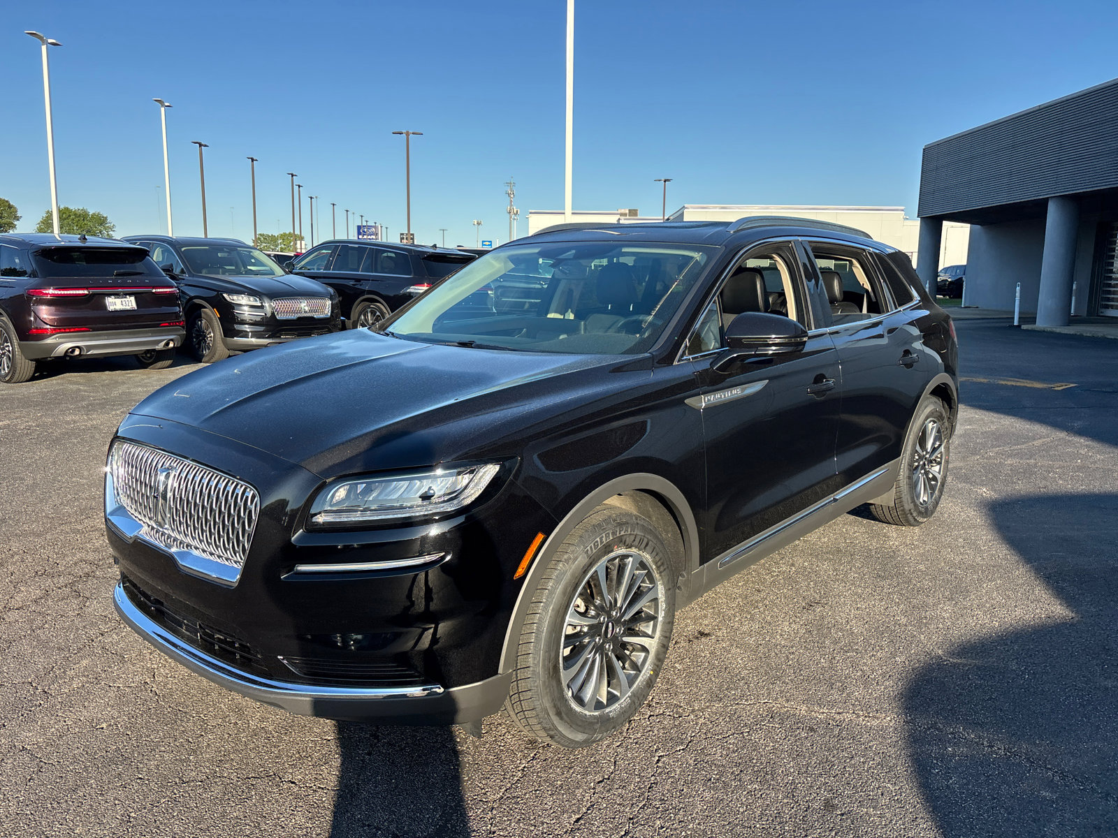 Certified 2023 Lincoln Nautilus Reserve FWD image 3