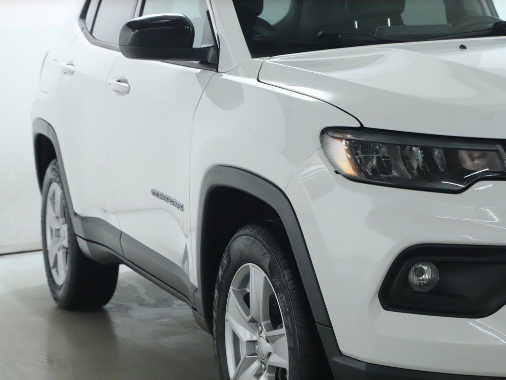 Used 2022 Jeep Compass Latitude AWD/4WD image 9