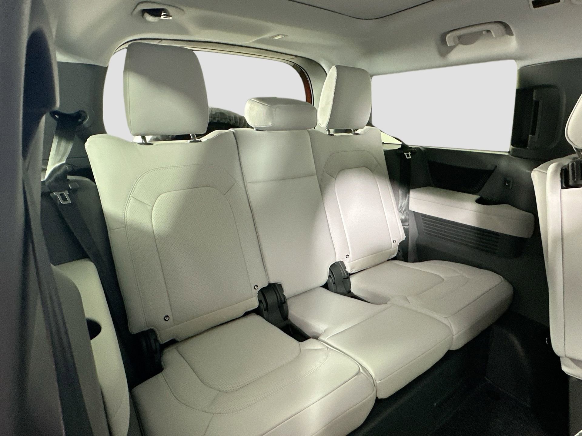 Certified 2025 Land Rover Defender 130 S image 30