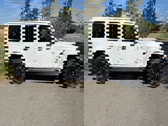 Used 2024 Jeep Wrangler Unlimited Sahara image 14