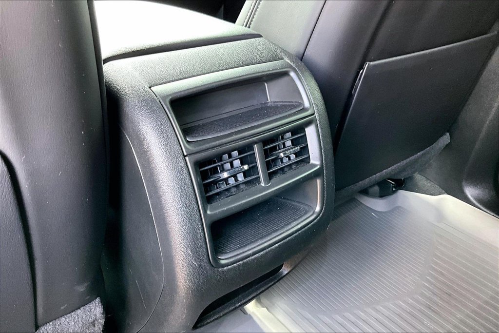 Used 2025 Cadillac XT5 Premium Luxury w/ Technology Package AWD/4WD image 25