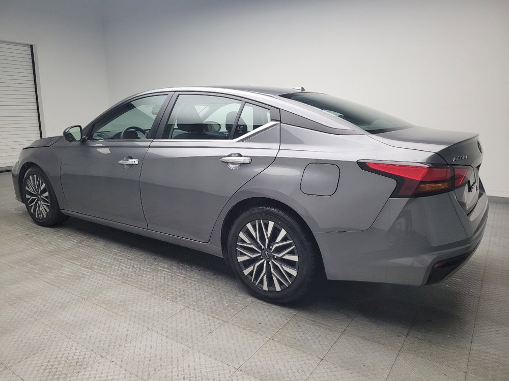Used 2024 Nissan Altima 2.5 SV image 3