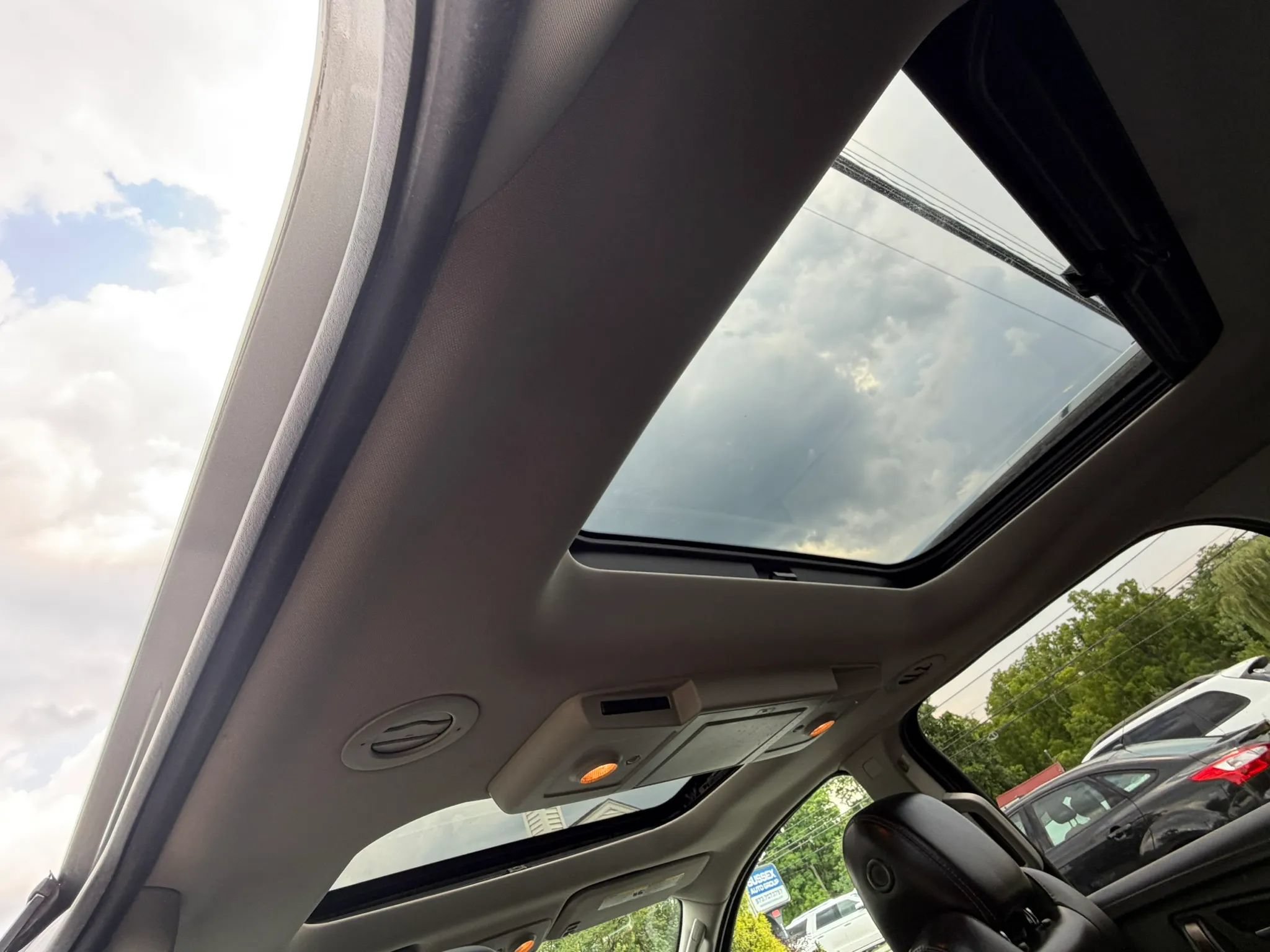 Used 2014 GMC Acadia Denali AWD/4WD image 30