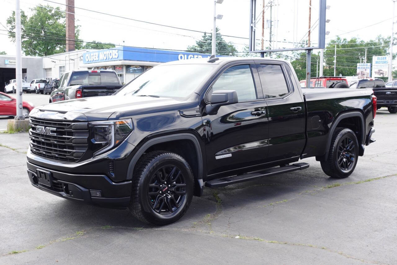Used 2023 GMC Sierra 1500 Elevation w/ LPO, Elevation Black Package AWD/4WD image 2