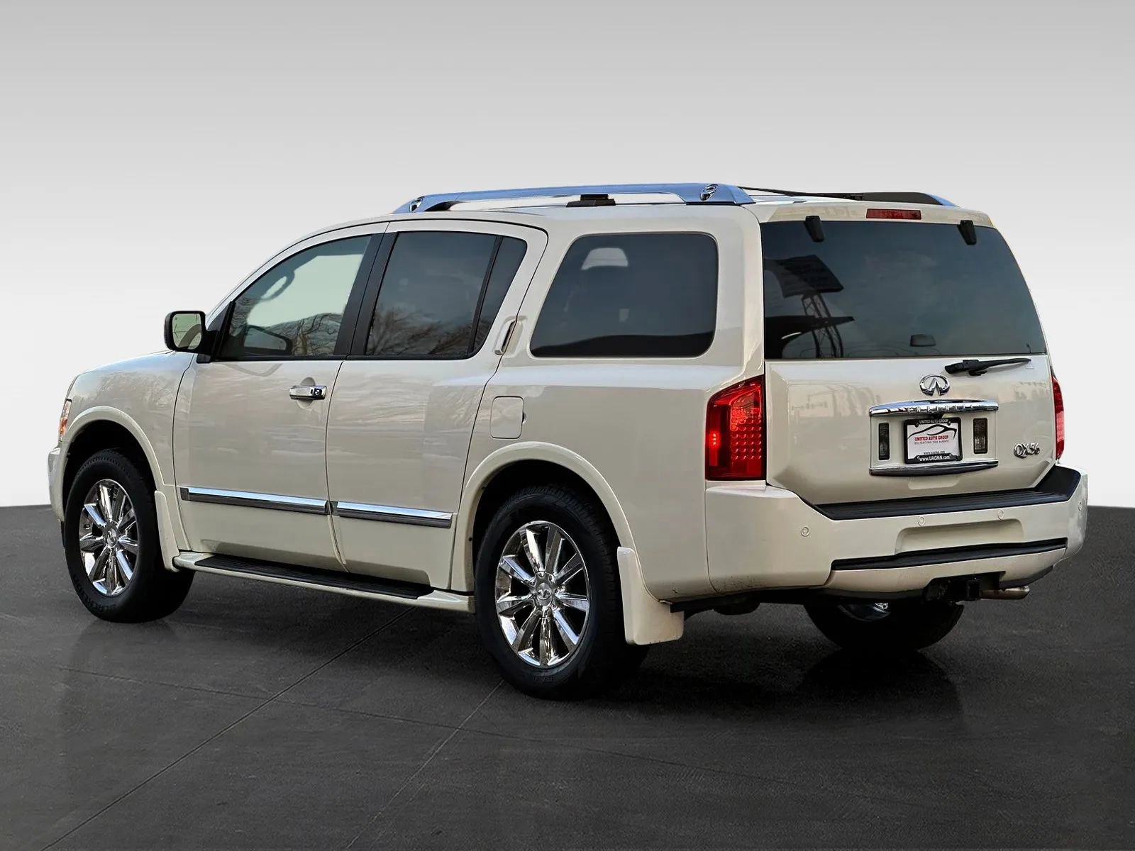 Used 2010 INFINITI QX56 4WD image 5