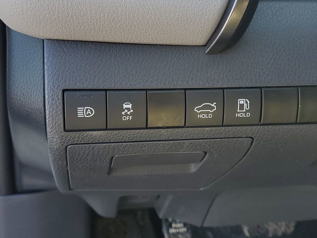 Used 2023 Toyota Camry SE image 14