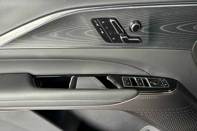 Certified 2024 Cadillac Lyriq Luxury AWD/4WD image 11