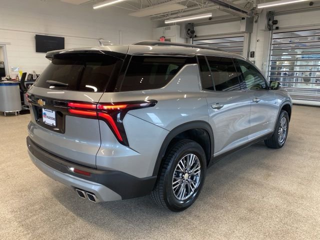 Used 2025 Chevrolet Traverse LT AWD/4WD image 5