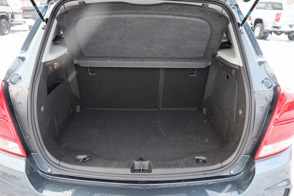 Used 2022 Chevrolet Trax LT w/ LT Convenience Package image 23