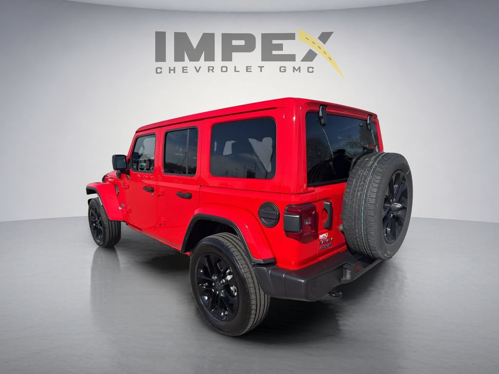 Used 2025 Jeep Wrangler Unlimited Sahara w/ Safety Group AWD/4WD image 3