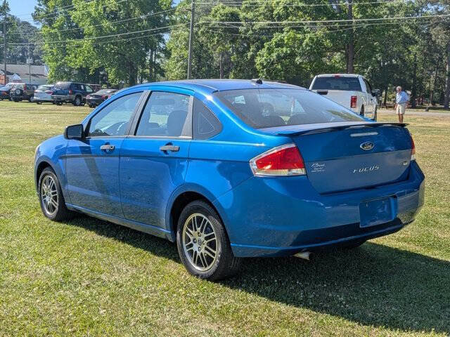 Used 2010 Ford Focus SE FWD image 5