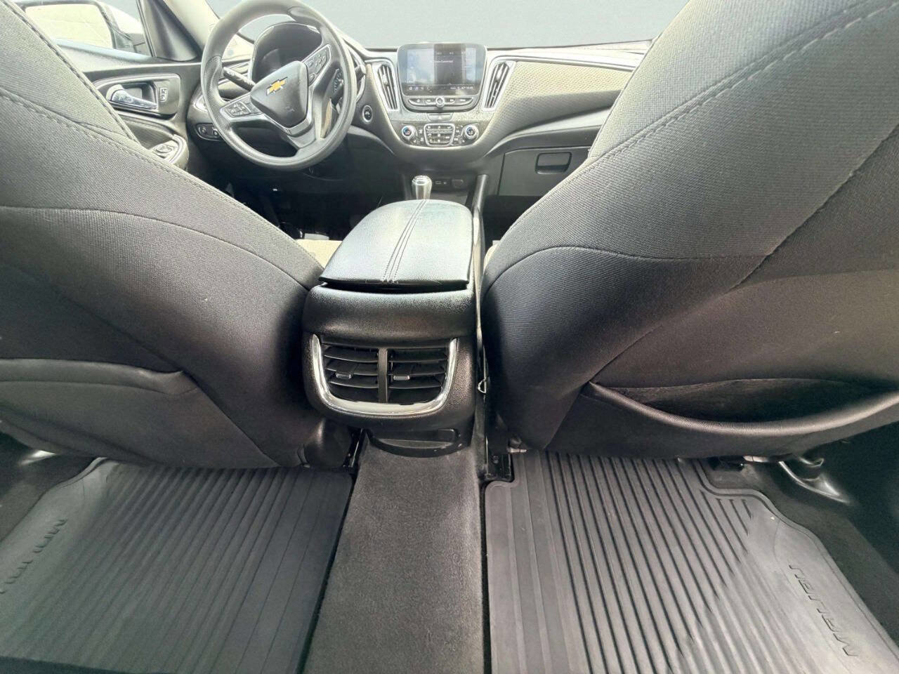 Used 2019 Chevrolet Malibu LT FWD image 26