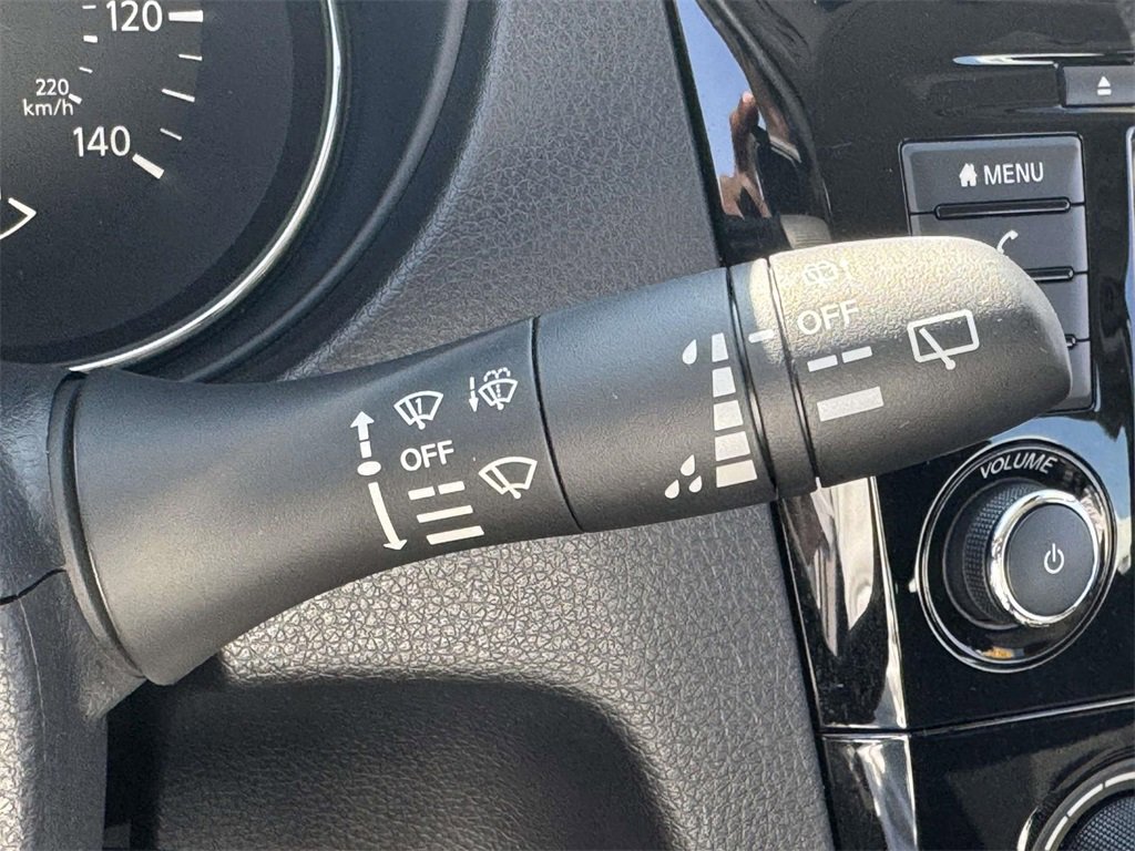 Used 2020 Nissan Rogue Sport S image 20