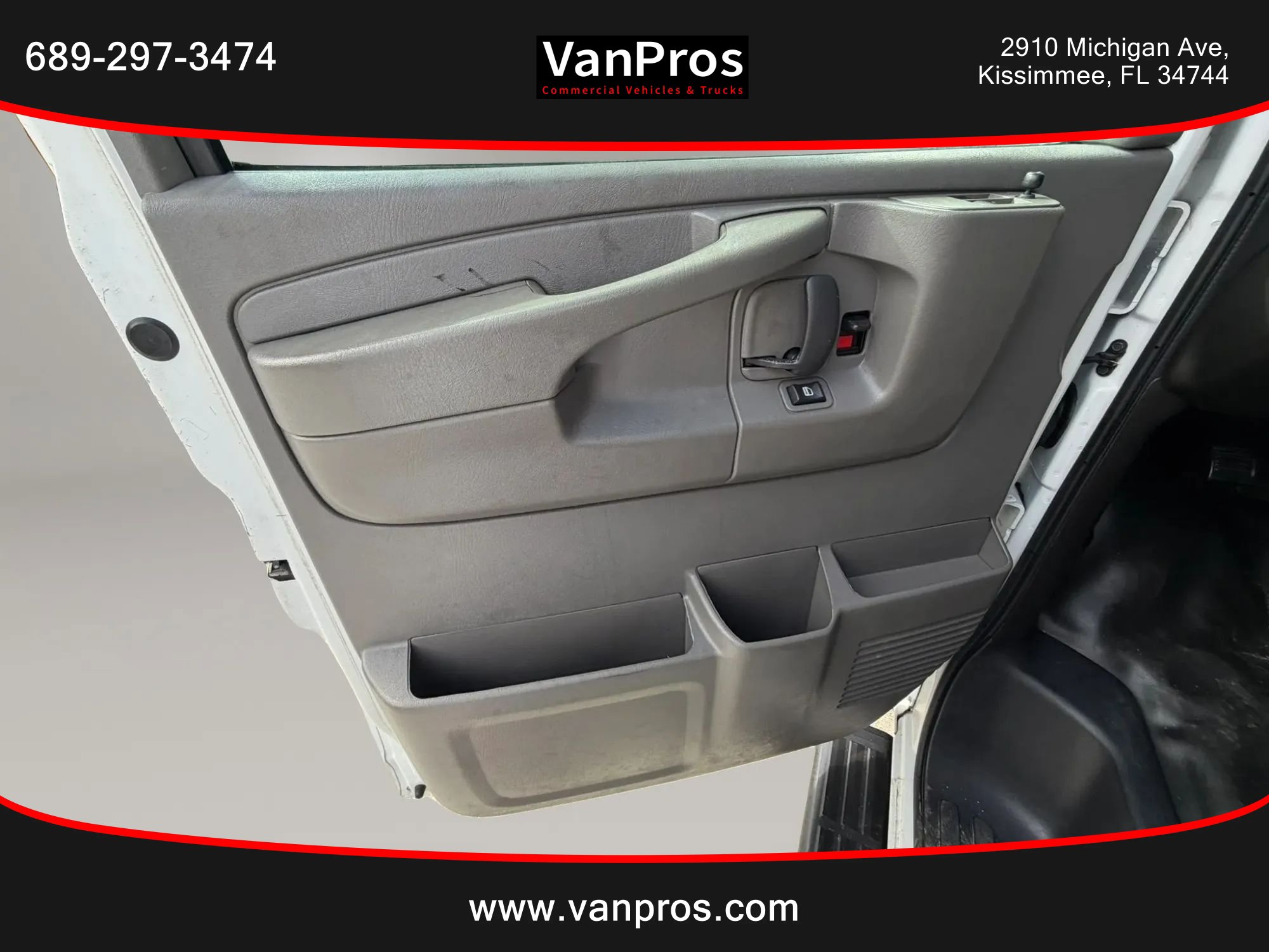 Used 2015 Chevrolet Express 3500 Extended RWD image 8
