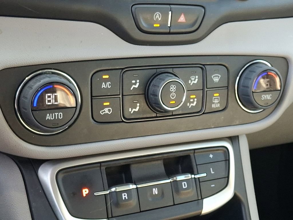 Used 2023 GMC Terrain SLT image 15