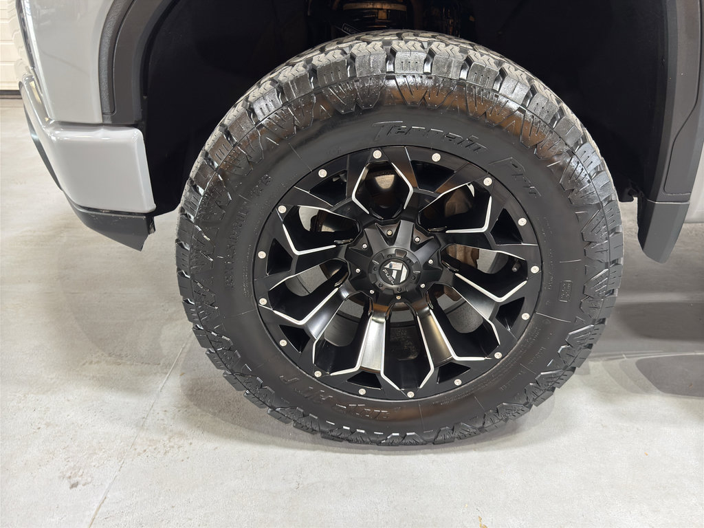 Used 2024 GMC Sierra 1500 Elevation image 10