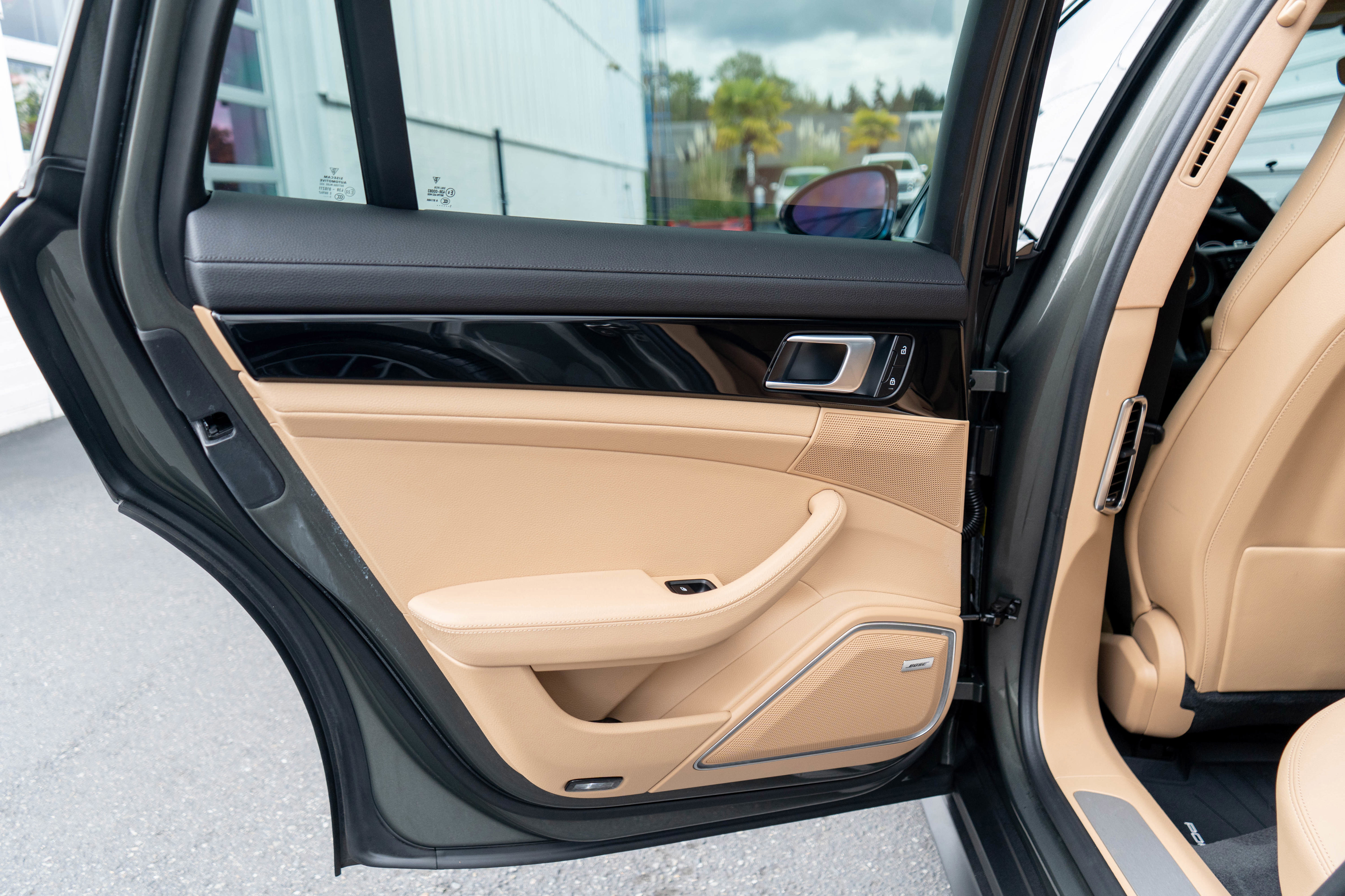 Used 2022 Porsche Panamera 4S AWD/4WD image 25
