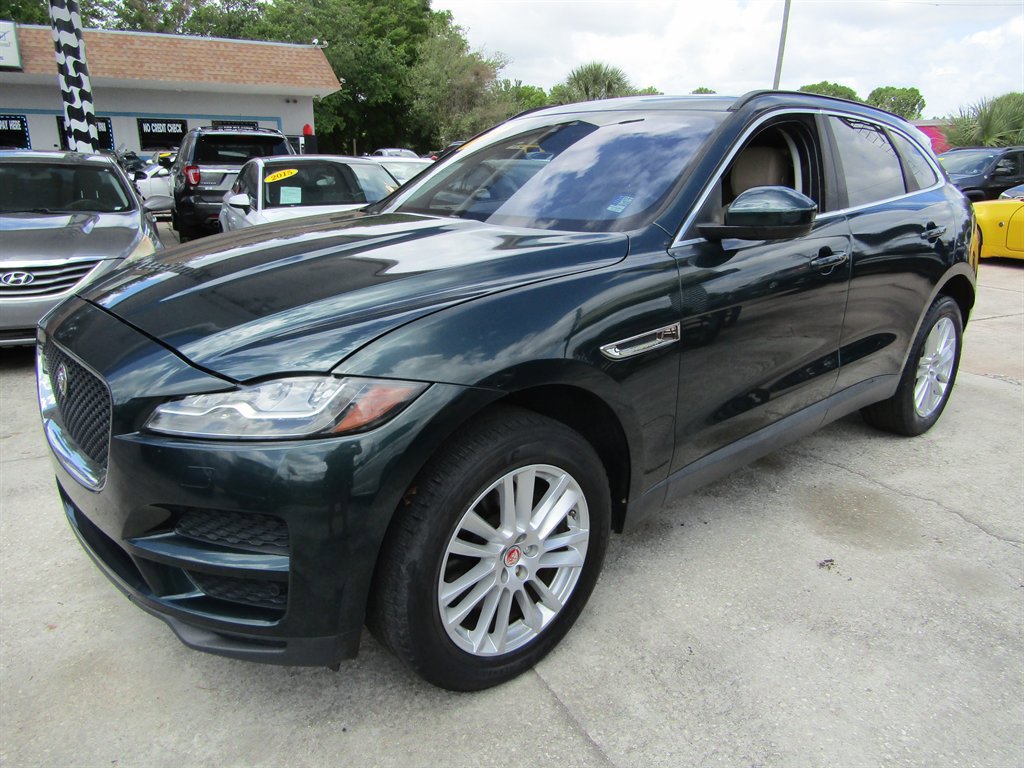 Used 2017 Jaguar F-PACE Prestige image 1