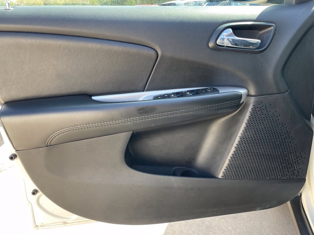 Used 2018 Dodge Journey SE w/ Popular Equipment Group FWD image 16