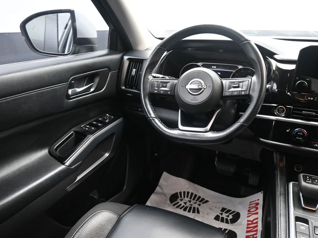 Used 2022 Nissan Pathfinder SL w/ Lighting Package (N92) image 13