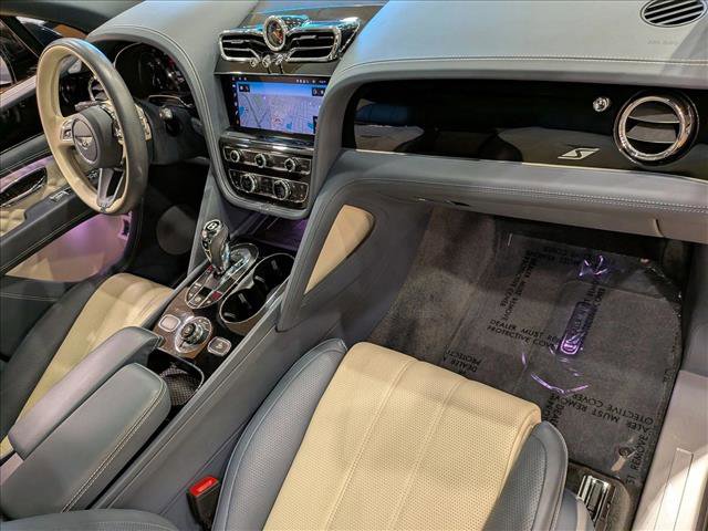 Used 2022 Bentley Bentayga image 23