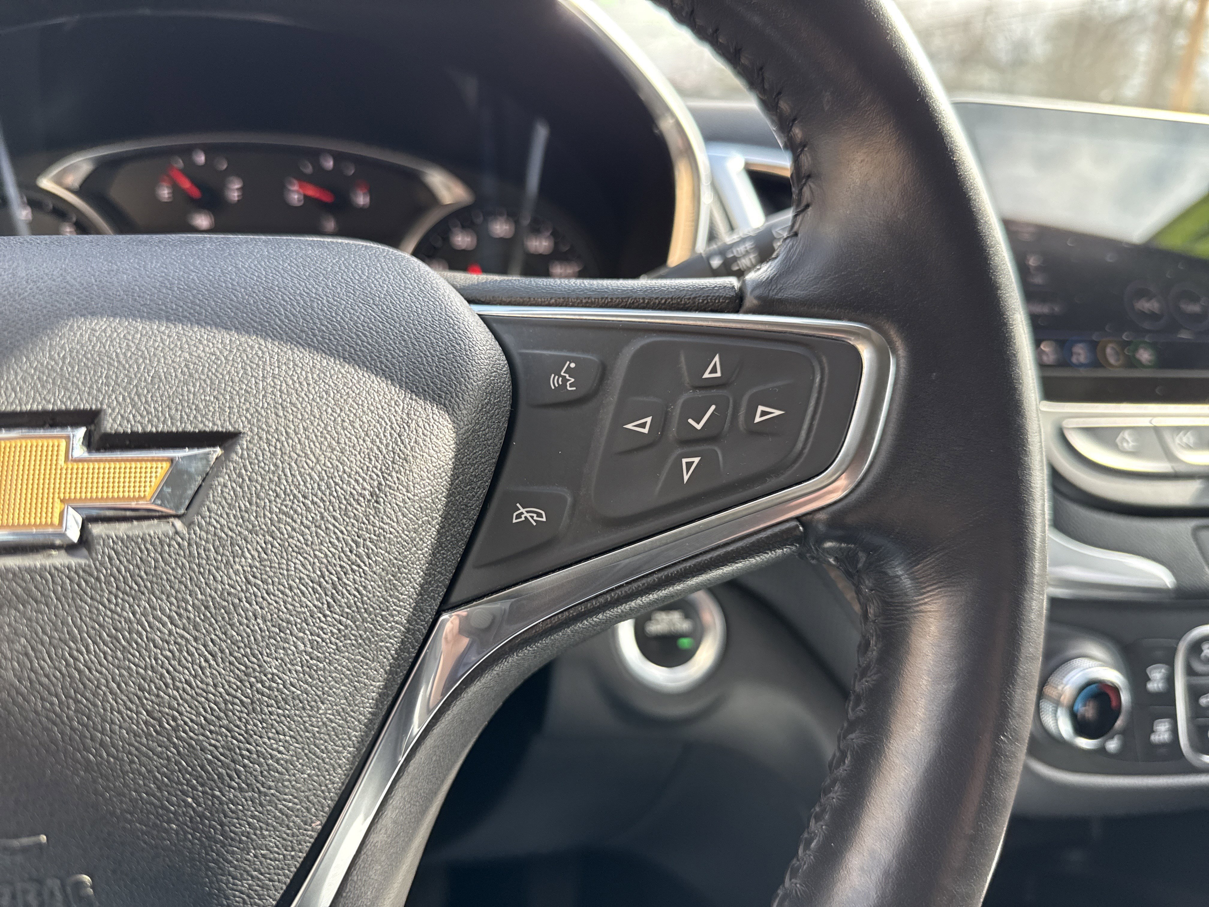 Used 2020 Chevrolet Equinox Premier AWD/4WD image 19