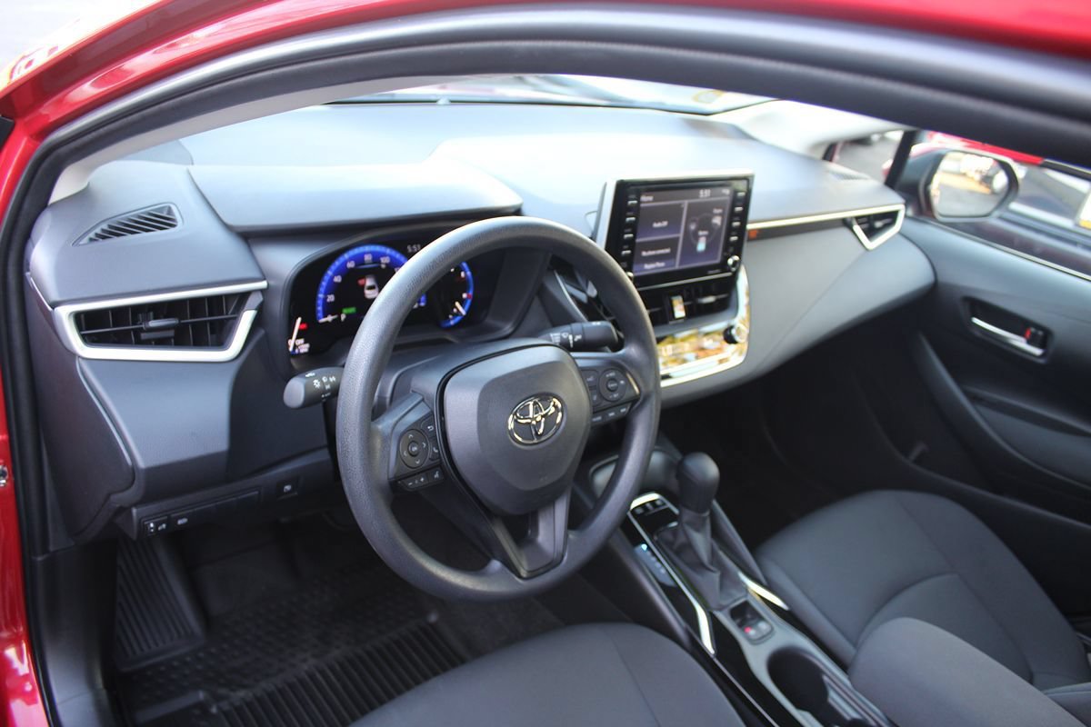 Used 2021 Toyota Corolla LE w/ Carpet Mat Package (TMS) FWD image 17