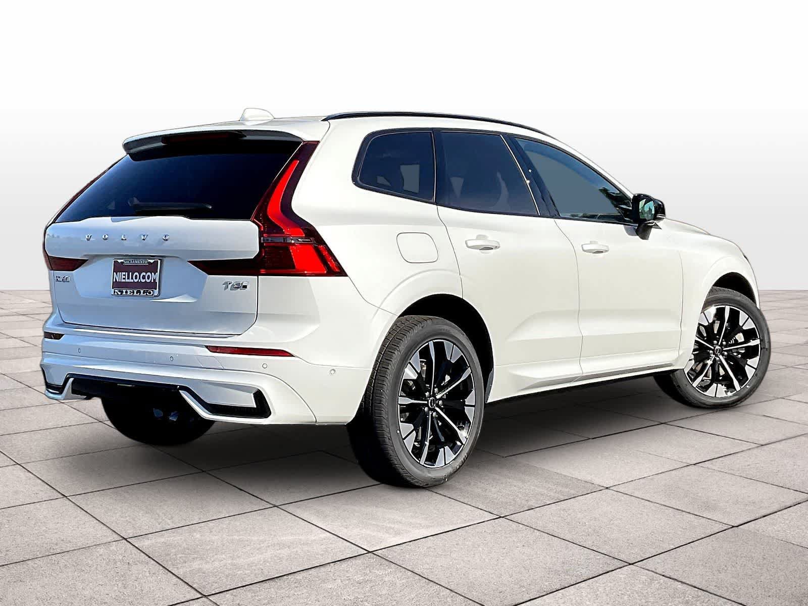 New 2026 Volvo XC60 T8 Plus w/ Climate Package AWD/4WD image 4