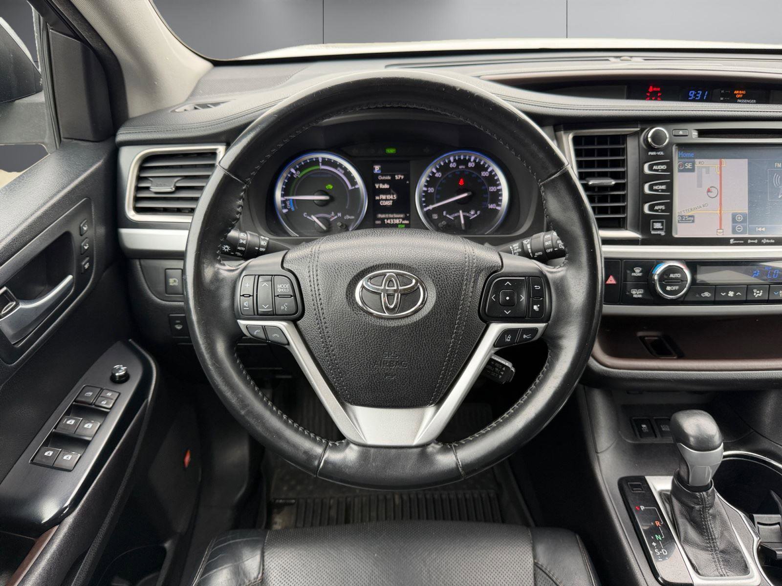Used 2017 Toyota Highlander Limited Platinum image 5